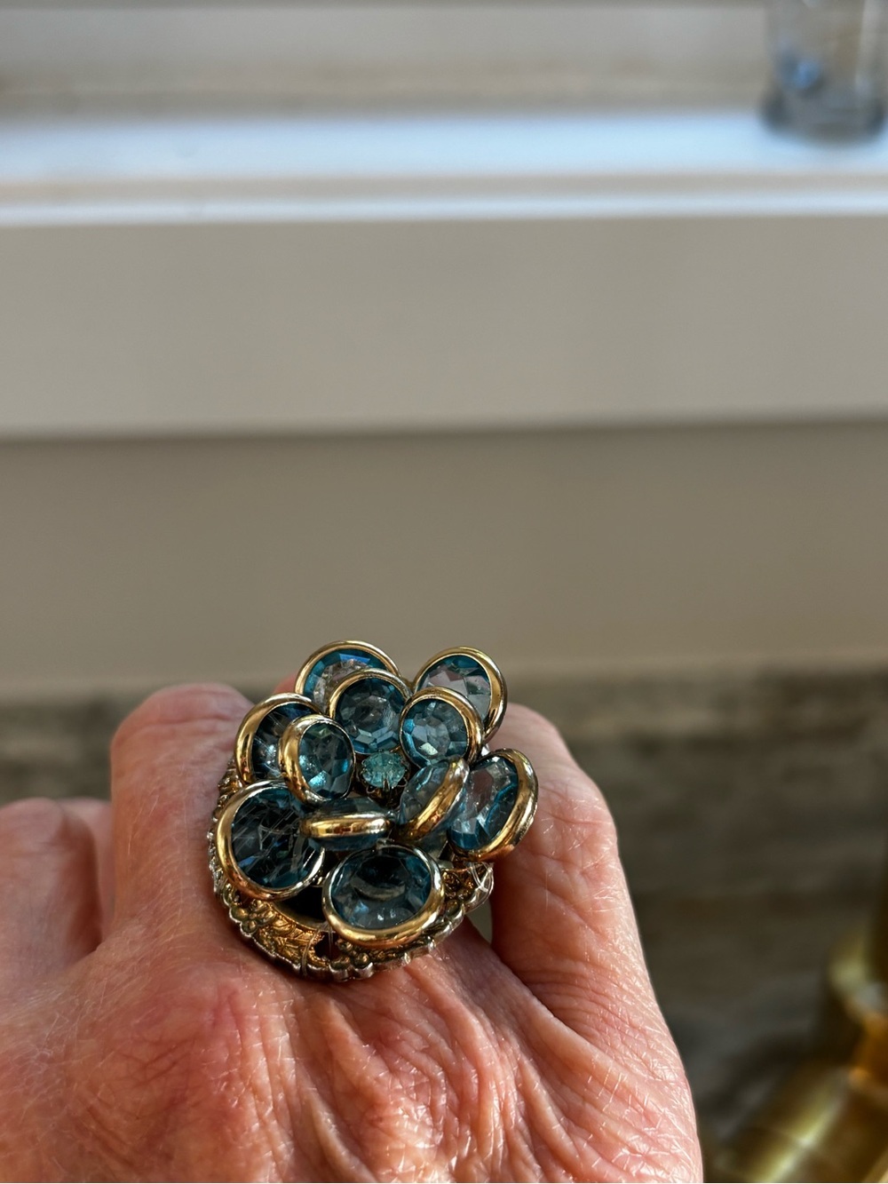 Vintage Blue Rhinestone Flower Statement Ring | Two-Tone Gold & Silver - Picture 4 of 4